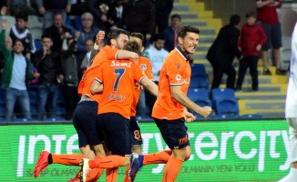 Spor Toto Süper Lig: Medipol Başakşehir: 2 - Ankaragücü: 1 (Maç sonucu)