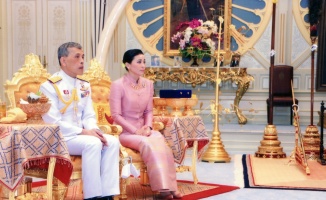 Tayland kralından sürpriz evlilik