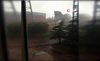 Ankara’da fırtına çatı uçurdu