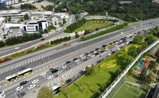 Bayram tatilinin ardından trafik yoğunluğu oluştu