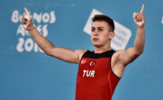 Caner Toptaş, halterde Dünya Şampiyonu oldu