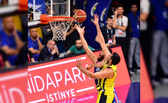 Fenerbahçe potada Anadolu Efes’i devirdi