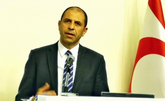 KKTC’de görüşme krizinde Dışişleri Bakanı Özersay’dan Cumhurbaşkanına jet yanıt 