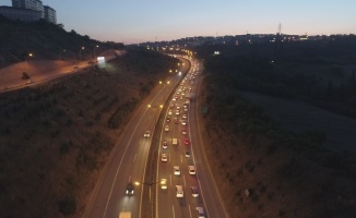 Kocaeli’de dönüş yoğunluğu: Trafik durma noktasına geldi