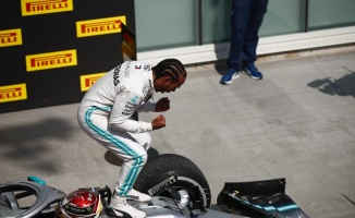 Mercedes-AMG Petronas ile Hamilton birinci oldu