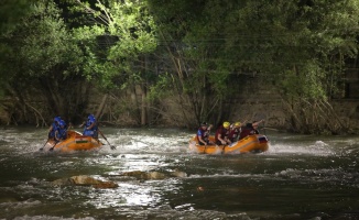 Rafting Dünya Şampiyonası’nda gece yarışları yapıldı