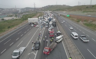 TEM’de zincirleme kaza trafik durdu