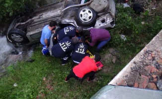 Tokat’ta otomobil dereye uçtu: 4 yaralı