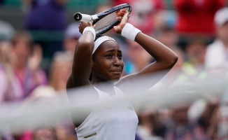 15 yaşında Wimbledon'da Venus Williams'ı eledi