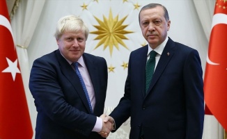 Cumhurbaşkanı Erdoğan&#039;dan İngiltere Başbakanı Johnson&#039;a tebrik