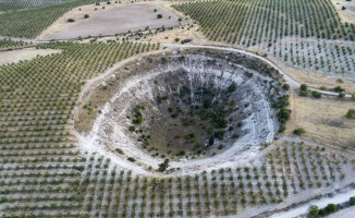 Meteor düştüğüne inanılan çukur araştırılacak