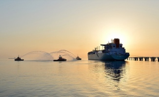 Yeni yüzer doğal gaz terminali yarın İzmir&#039;e demirleyecek