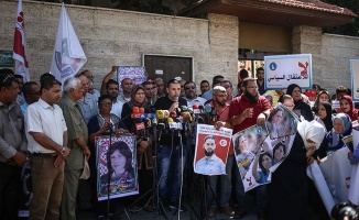 Gazze&#039;de İsrail hapishanelerindeki Filistinli tutuklulara destek gösterisi