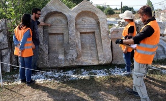 Romalılar acılarını şiirlerle mezar taşlarına kazımış