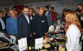Bakan Kasapoğlu Etnospor Kültür Festivali&#039;ni gezdi