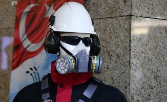 Türkiye'de ürettikleri maskeleri 20 ülkeye ihraç ediyorlar