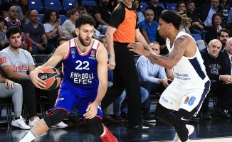 Anadolu Efes 6. galibiyetini aldı