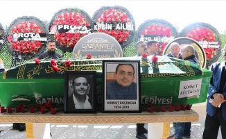 Gaziantep'te çöken iskelenin altında kalarak ölen mühendisin cenazesi defnedildi