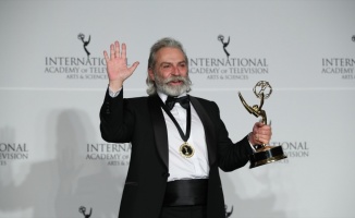 Haluk Bilginer, Emmy Ödülleri&#039;nde &#039;en iyi erkek oyuncu&#039; seçildi