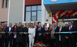 İzmir&#039;de Maurice Aliberti-Esin Özgener İlkokulu açıldı