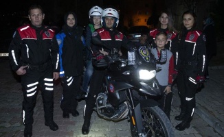 Polisler otizmli Mehmet&#039;in motosiklete binme hayalini gerçekleştirdi