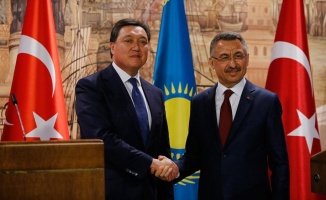&#039;Türkiye ile Kazakistan arasında 1,4 milyar dolarlık 19 sözleşme imzalandı&#039;
