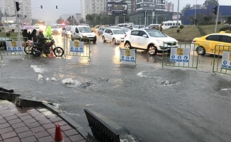 Adana'da sağanak nedeniyle eğitime ara verildi