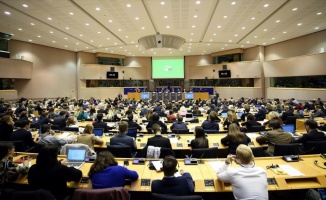 Avrupa Parlamentosu, göstericilere karşı orantısız güç nedeniyle İran&#039;ı kınadı