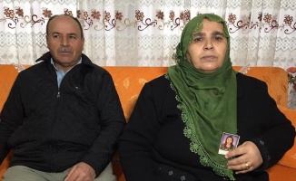 HDP önünde eylem yapan annelerden biri daha evladına kavuştu
