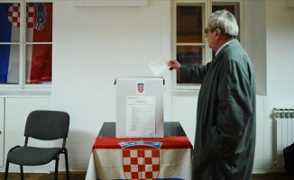Hırvatistan&#039;da halk cumhurbaşkanlığı seçimi için sandık başına gitti