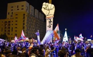 Lübnan&#039;da yönetim karşıtı gösteriler sürüyor