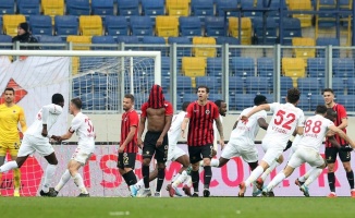 Süper Lig'in ilk yarısındaki uzatma dakikaları nefes kesti