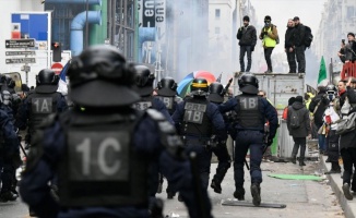 Fransa'da polisin göstericilere yakın mesafeden plastik mermi kullanmasıyla ilgili soruşturma