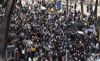 Hong Kong'da protestocular 'genel oy hakkı' için gösteri düzenledi