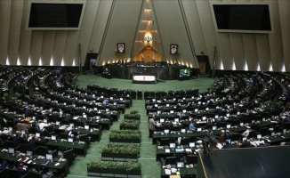 İran'da 90 milletvekilinin genel seçim için aday adaylığı reddedildi