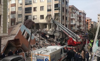 Bahçelievler&#039;de boş bina çöktü