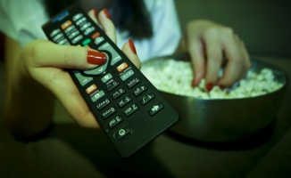 'Televizyon karşısında miskinlik' kadınların kalp sağlığı için tehlike arz ediyor