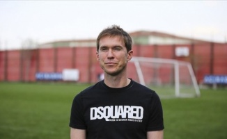 Belaruslu futbolcu Hleb&#039;den ülkesinde maçların ertelenmemesine eleştiri