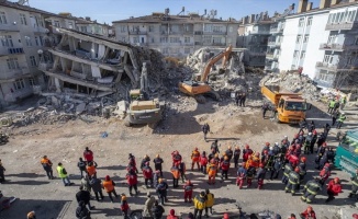Deprem bölgesinde görev yapan personele tazminat