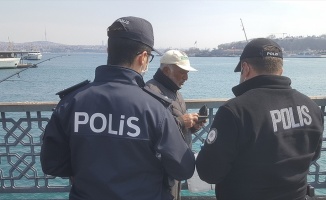 İstanbul polisinden vatandaşlara &#039;Zaruri olmadıkça dışarı çıkmayın&#039; uyarısı