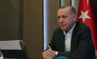 Cumhurbaşkanı Erdoğan, A Milli Futbol Takımı oyuncularıyla video konferansla görüştü