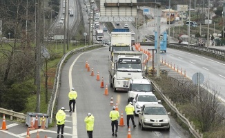 İstanbul&#039;un giriş ve çıkışlarında denetimler devam ediyor