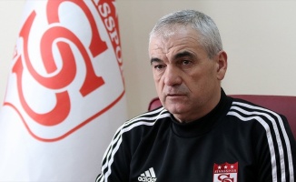Sivasspor Teknik Direktörü Rıza Çalımbay: Futbol artık ikinci planda