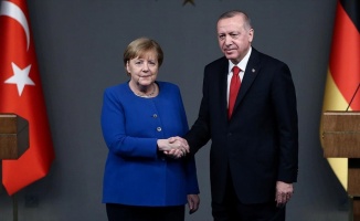 Erdoğan ve Merkel telefonda görüştü