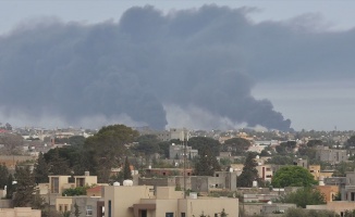Libya ordusundan Hafter milislerinin işgalindeki Vatiyye Askeri Hava Üssü'ne 5 hava harekatı