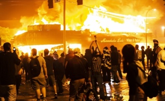 Minneapolis'te bir siyahinin öldürülmesiyle başlayan protestolar ülke genelinde kaosa dönüştü