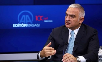 Bakan Ersoy: Havaalanlarında Kovid-19 test merkezleri açılacak