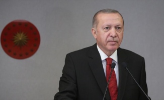 Cumhurbaşkanı Erdoğan şair Cahit Zarifoğlu ve Abdurrahim Karakoç&#039;u rahmetle andı