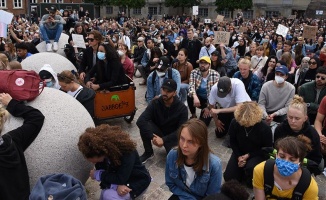 Danimarka&#039;da 15 binden fazla kişi ırkçılık ve polis şiddetini protesto etti