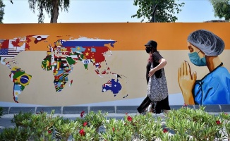 Mersin duvarlarında sağlık çalışanlarını yansıtan grafiti çalışması